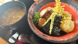 濃厚魚介醤油つけ麺ぜんぶのせ